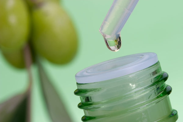 סקוואלן – מרכיב העל שמעניק לעור לחות, רכות וחיות 🌿